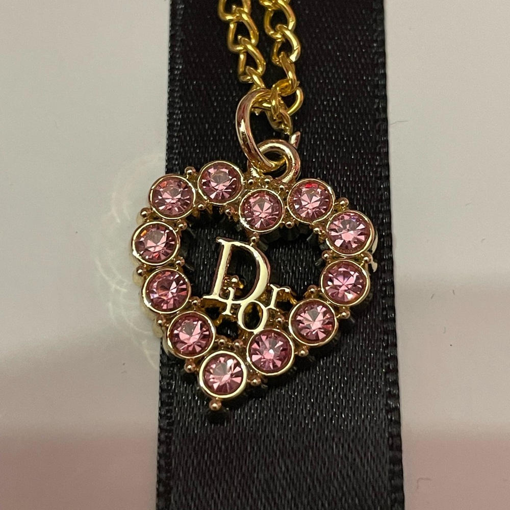 DESIGNER PINK CRYSTAL HEART PULL CHARM ON NWOT STERLING/GOLD CHAIN